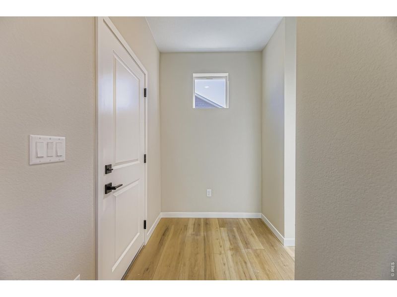 Spacious, unfurnished interior of a new home in Farmstead, Berthoud (Image 13).