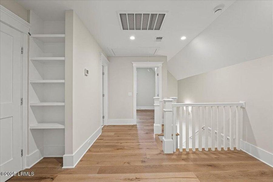 Spacious, unfurnished interior of a new home in , Beaufort (Image 18).