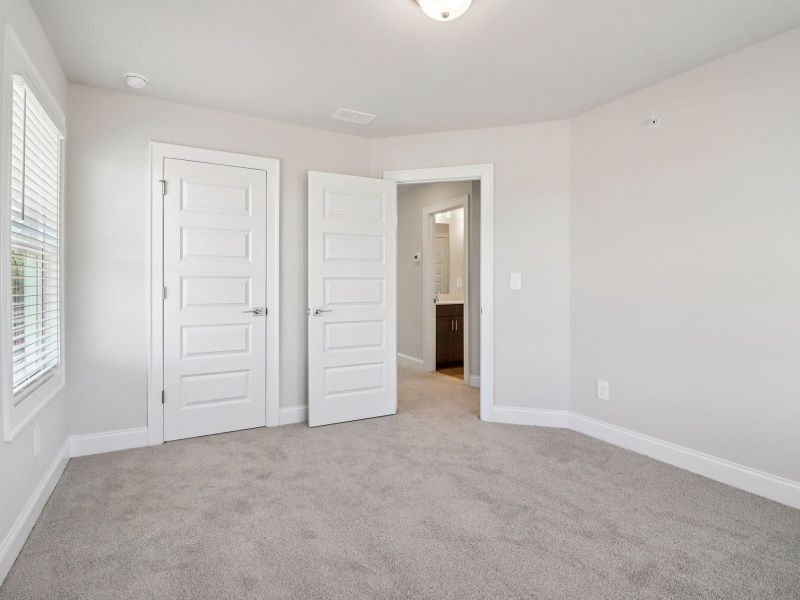 Spacious, unfurnished interior of a new home in Martin Springs - Highland Series, Lawrenceville (Image 20).