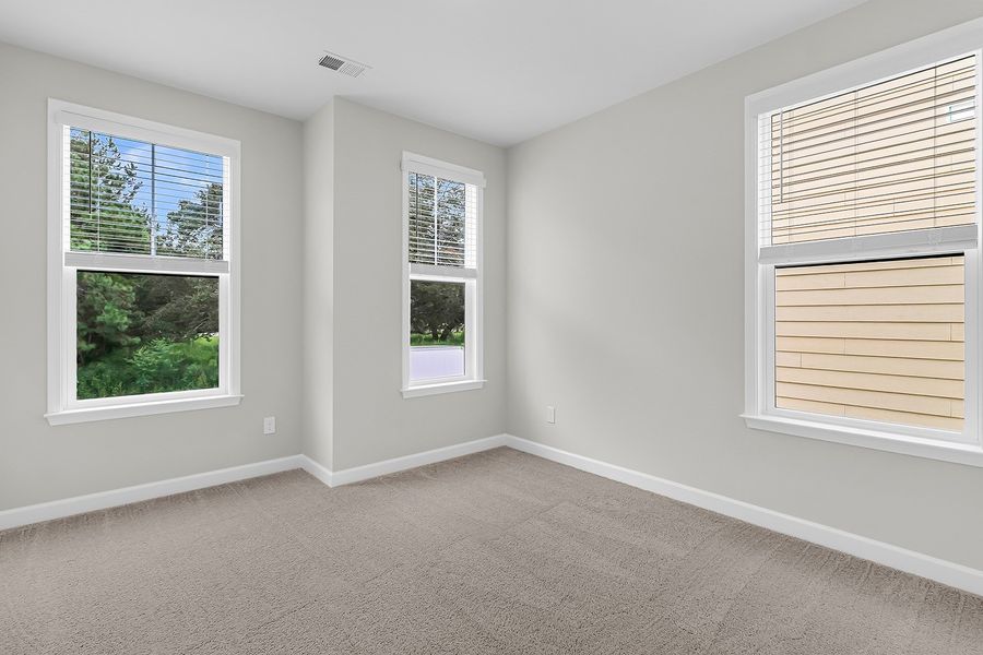 Spacious, unfurnished interior of a new home in Pineland Preserve, Summerville (Image 33).