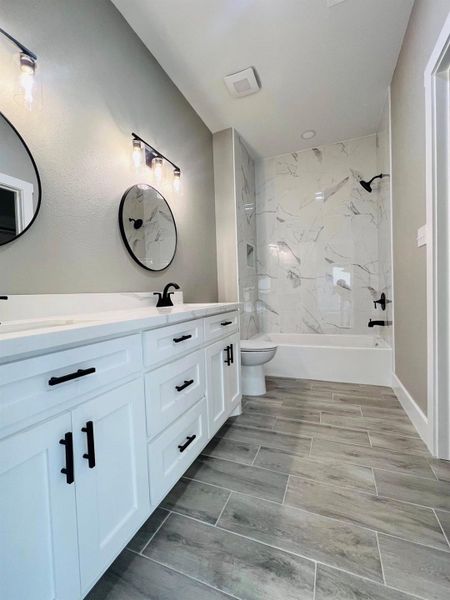 Furnished interior view inside a new home in , Vidor (Image 4).