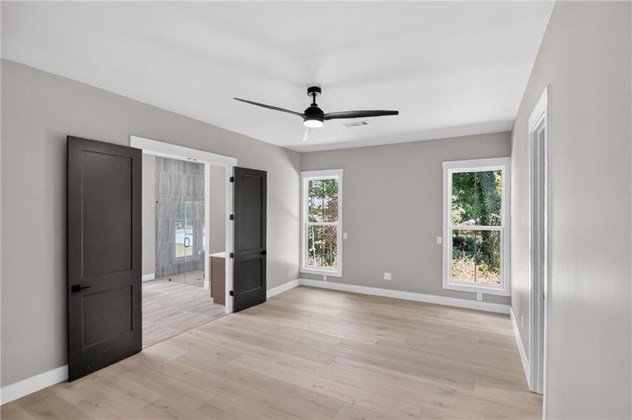 Spacious, unfurnished interior of a new home in , Stone Mountain (Image 118).
