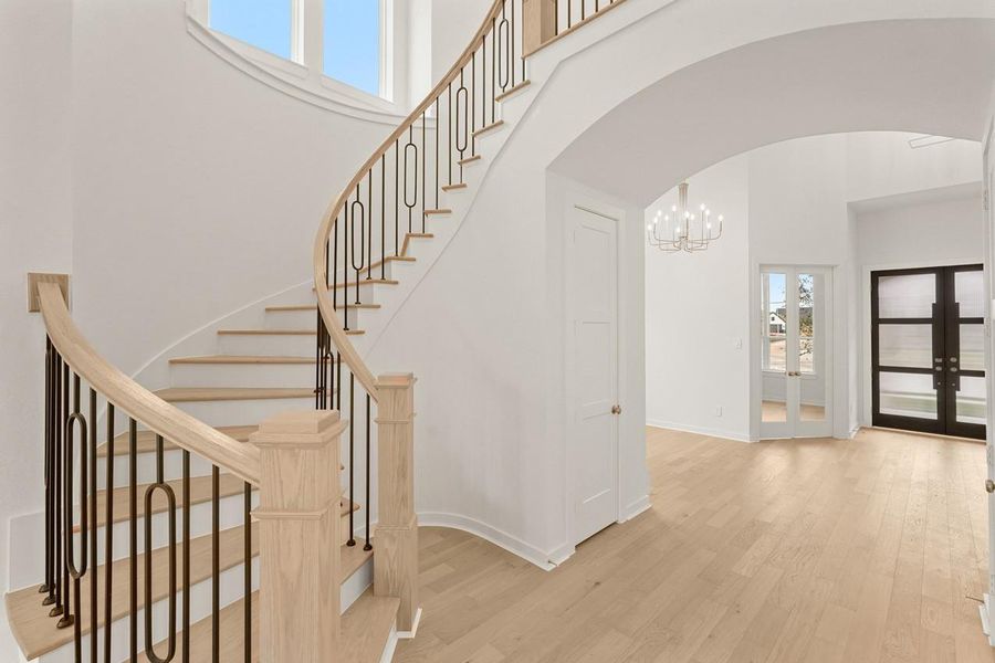 Spacious, unfurnished interior of a new home in Grange, Katy (Image 23).