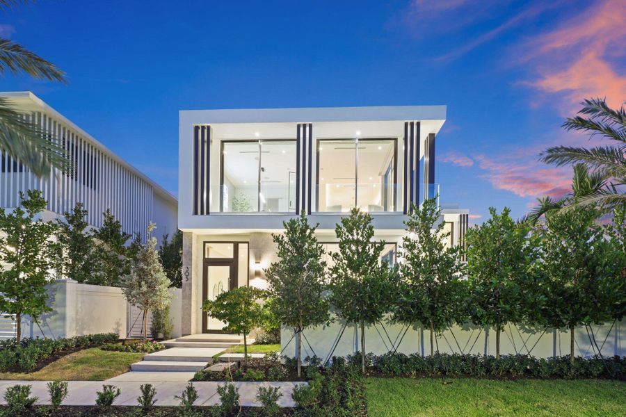 Front exterior of a new home in , Delray Beach, FL, highlighting curb appeal (Image 20).