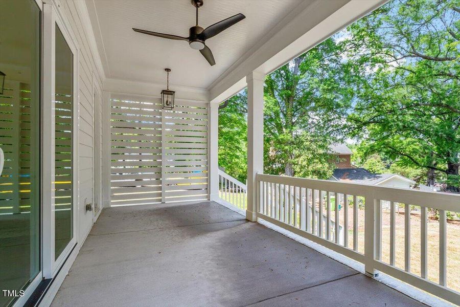 08-3302.5 Hall Place [2153293]_08