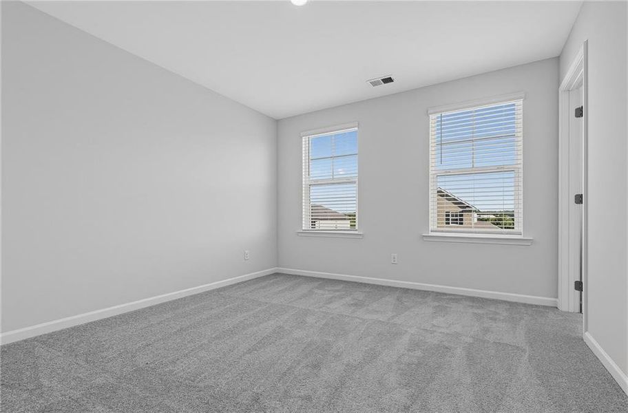 Spacious, unfurnished interior of a new home in , Bethlehem (Image 19).