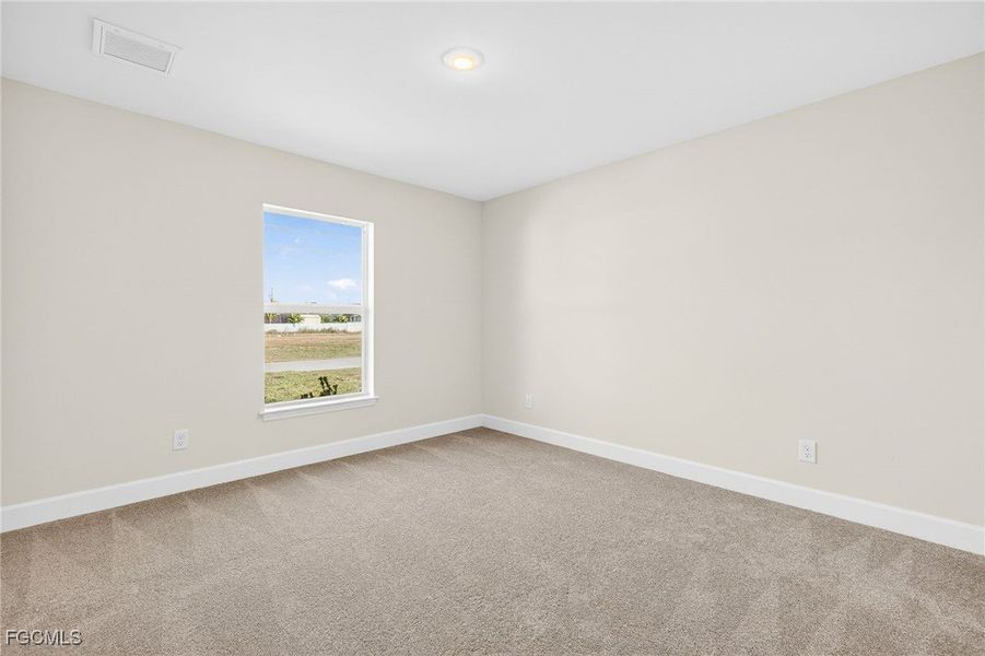 Spacious, unfurnished interior of a new home in Cape Coral, Cape Coral (Image 30).