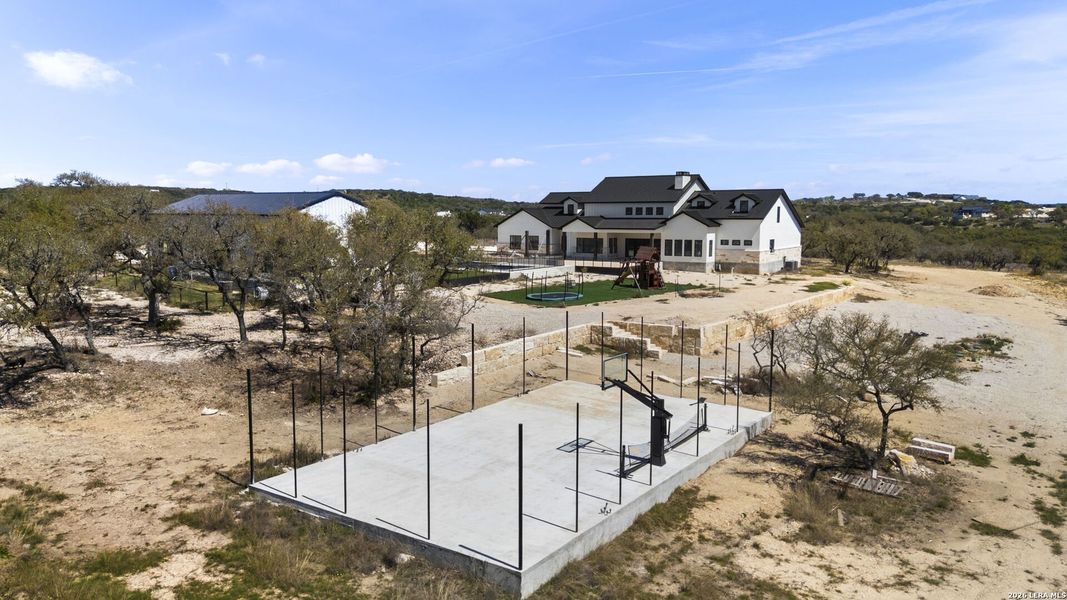 Image 41 of a home in .