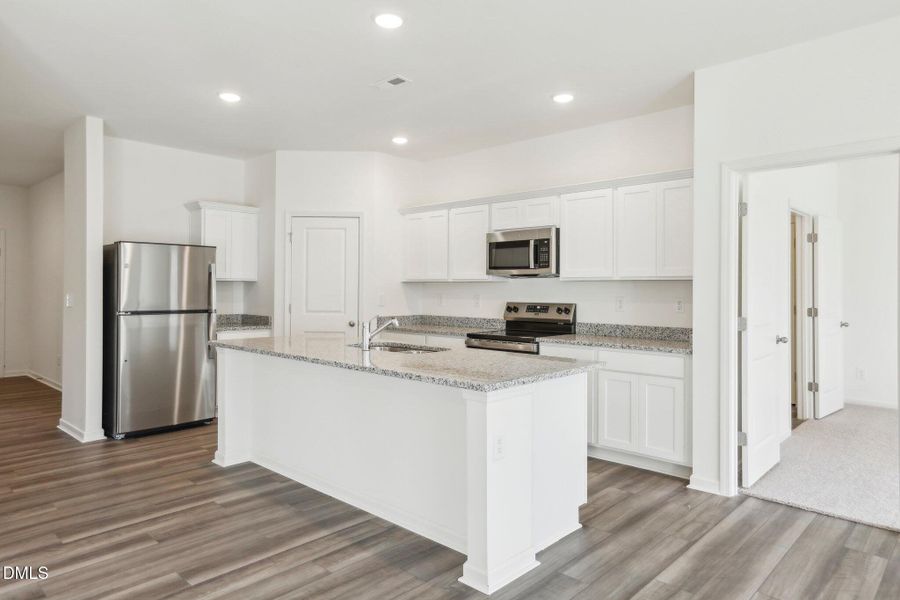 19-web-or-mls-Babbling Brk Dr-013