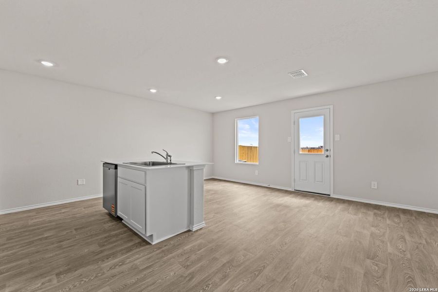 Spacious, unfurnished interior of a new home in Swenson Heights, Seguin (Image 36).