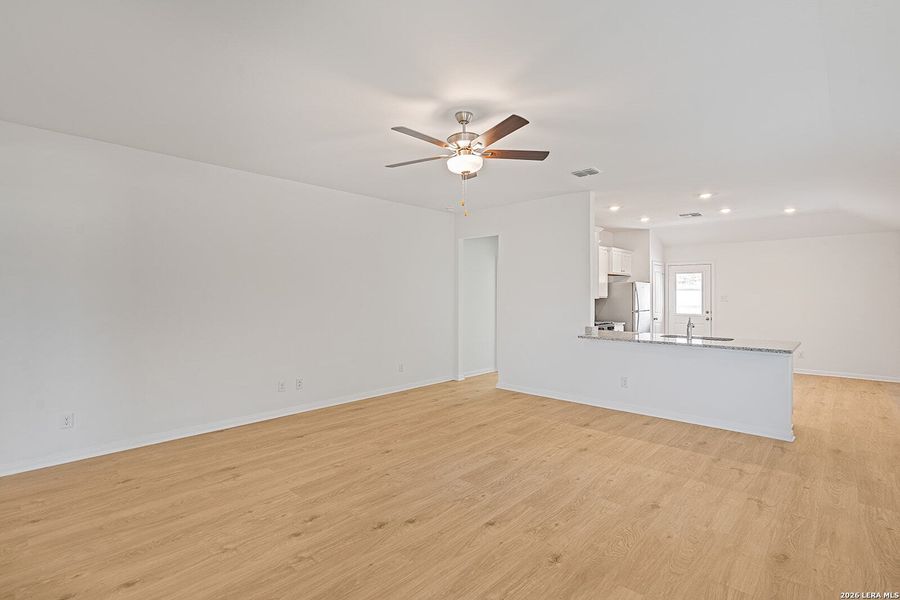 Spacious, unfurnished interior of a new home in Preserve at Medina, Von Ormy (Image 12).