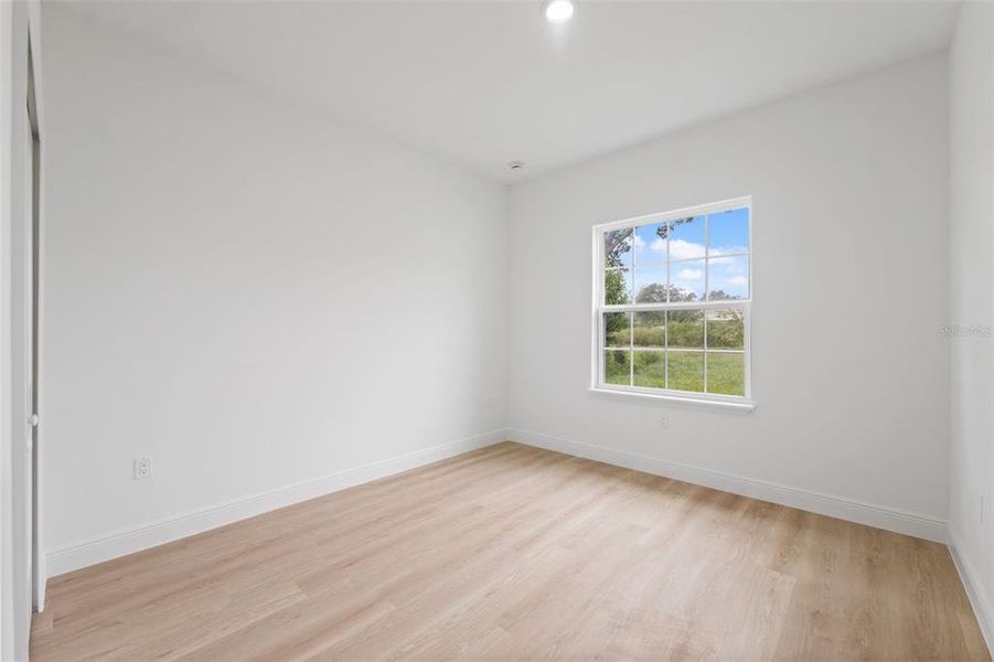 Spacious, unfurnished interior of a new home in , Ocala (Image 22).