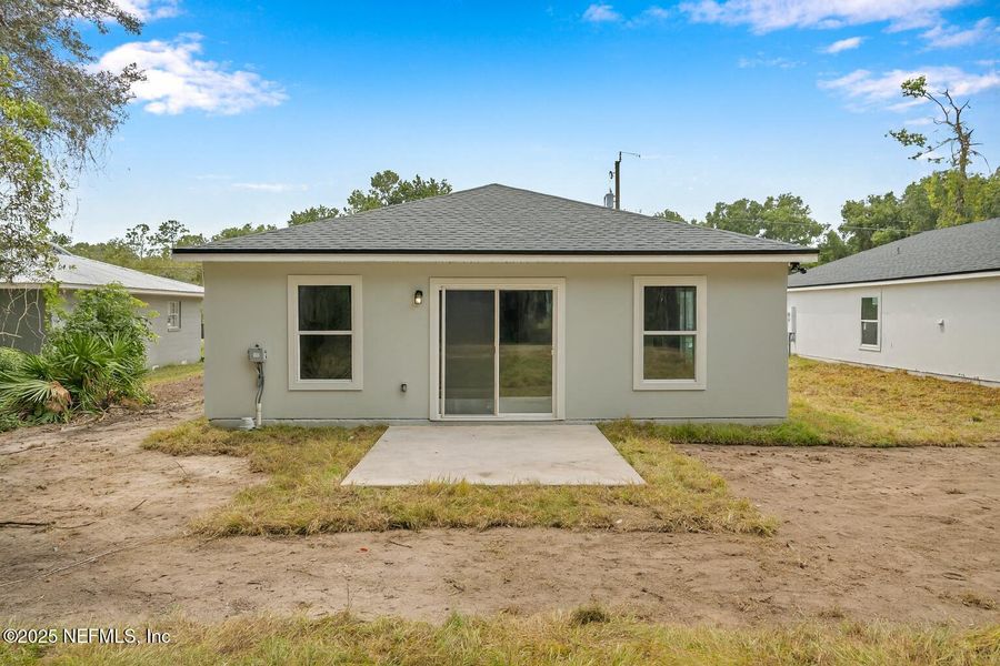 Exterior details and patio area of a home in , East Palatka (Image 24).