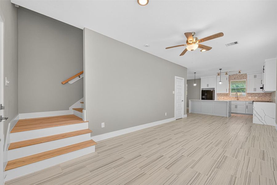 Spacious, unfurnished interior of a new home in , Cleveland (Image 29).