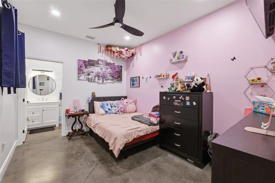 Furnished interior view inside a new home in , Dade City (Image 50).