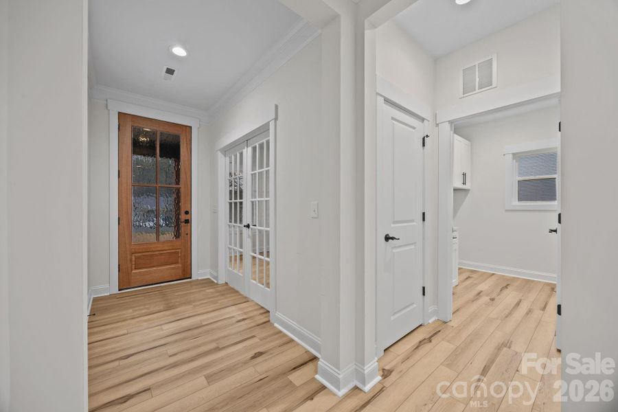 Spacious, unfurnished interior of a new home in , Salisbury (Image 38).