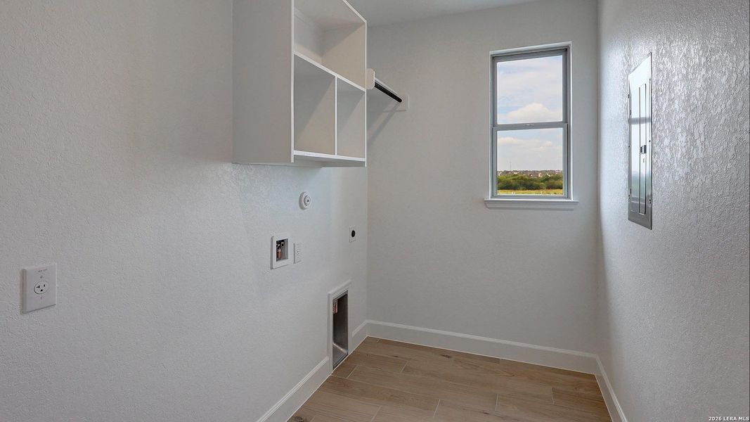 Spacious, unfurnished interior of a new home in Briggs Ranch, San Antonio (Image 18).