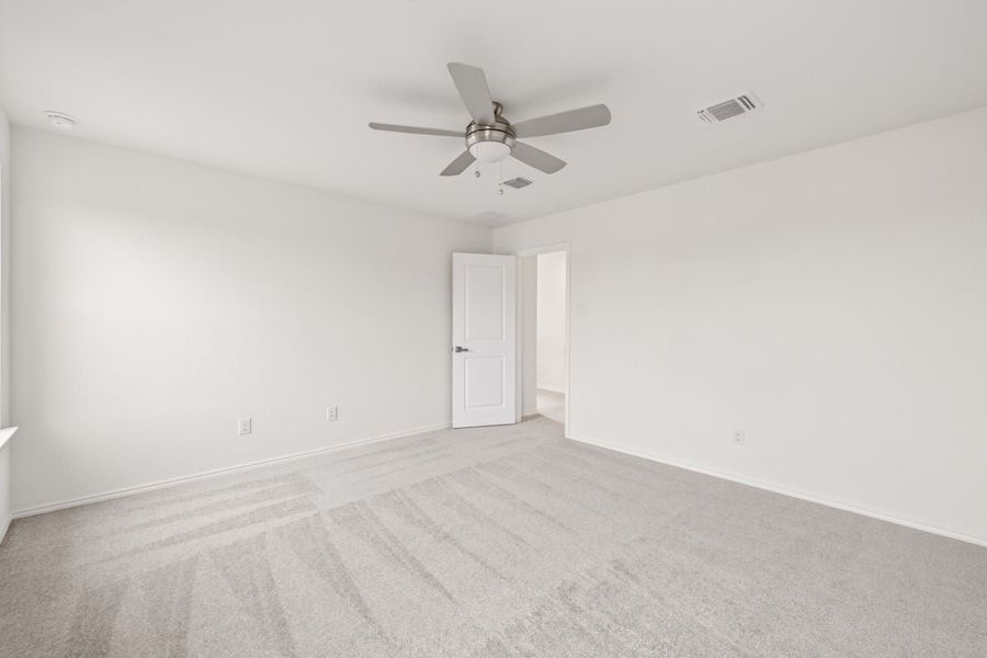 Spacious, unfurnished interior of a new home in Overlook Ranch, Georgetown (Image 25).