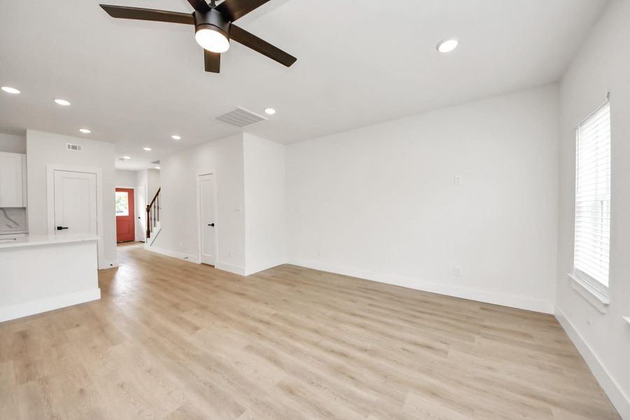 Spacious, unfurnished interior of a new home in , Alvin (Image 26). Spacious, unfurnished interior of a new home in , Alvin (Image 26).