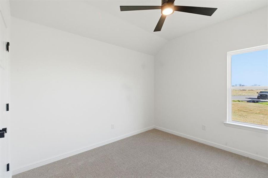Spacious, unfurnished interior of a new home in , Lipan (Image 16).