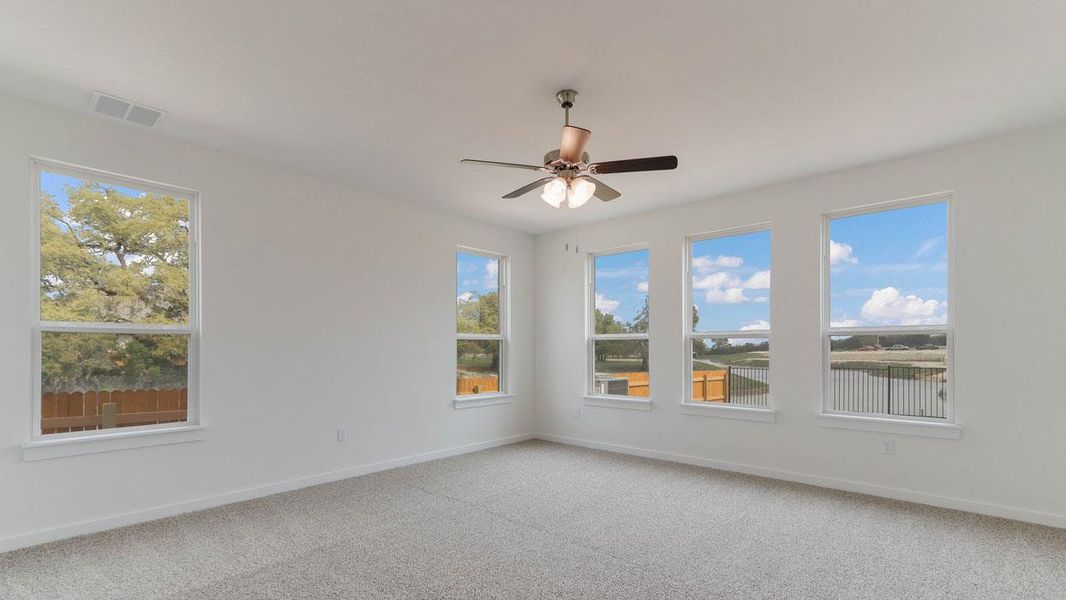 Spacious, unfurnished interior of a new home in Rosenbusch Ranch, Leander (Image 18).