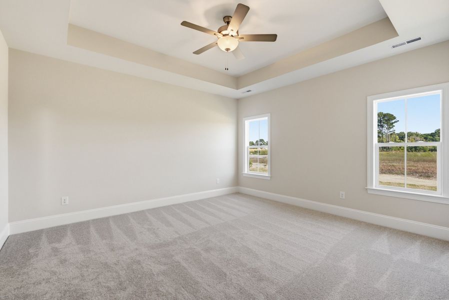 Spacious, unfurnished interior of a new home in Sidbury Landing, Wilmington (Image 27).