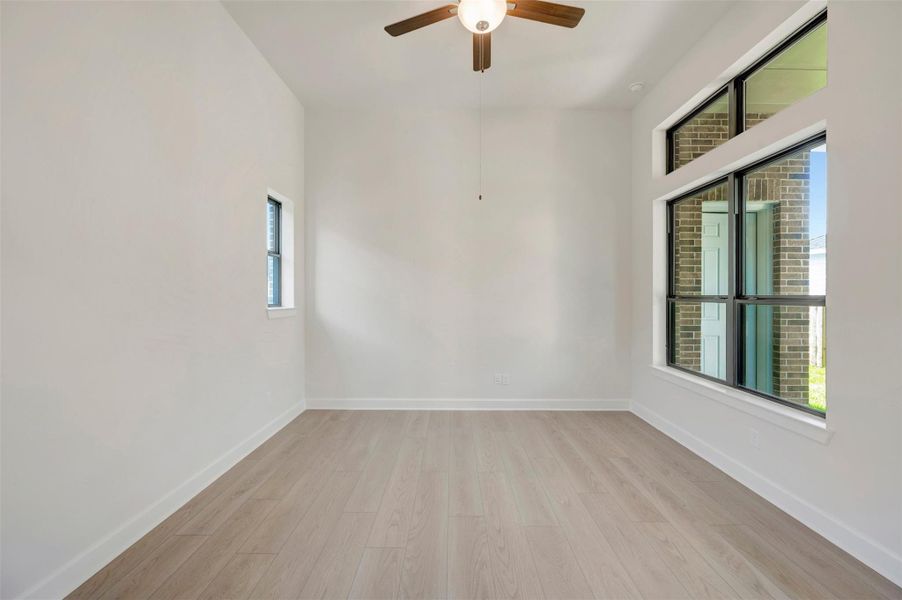 Spacious, unfurnished interior of a new home in Sienna - Landmark Row Collection, Missouri City (Image 28).