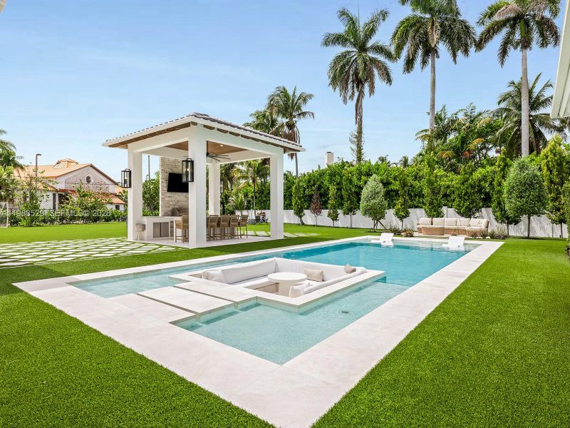 Community amenities in , Palmetto Bay (Image 31).