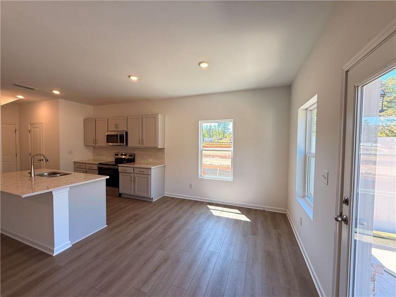 Spacious, unfurnished interior of a new home in Leydenview, Mableton (Image 20).