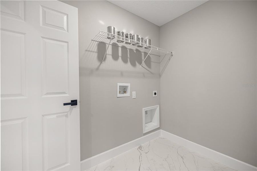 Spacious, unfurnished interior of a new home in , Ocala (Image 14).