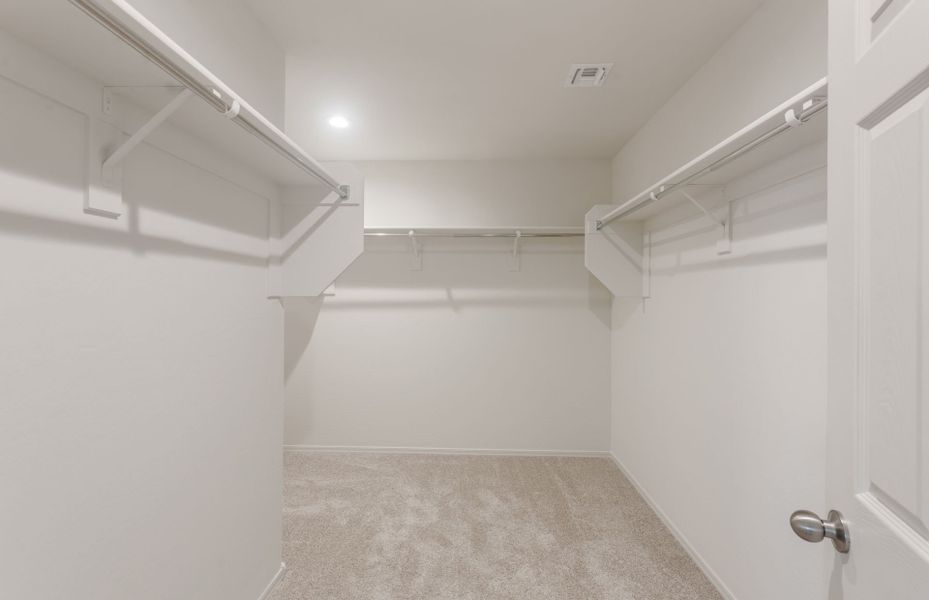 Spacious, unfurnished interior of a new home in El Rancho Santa Rosa, Maricopa (Image 18).