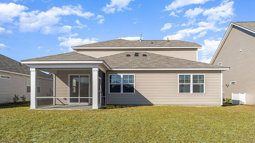 Representative exterior details of a home built from the Belfort by D.R. Horton in Heron Pointe, Myrtle Beach (Image 4).
