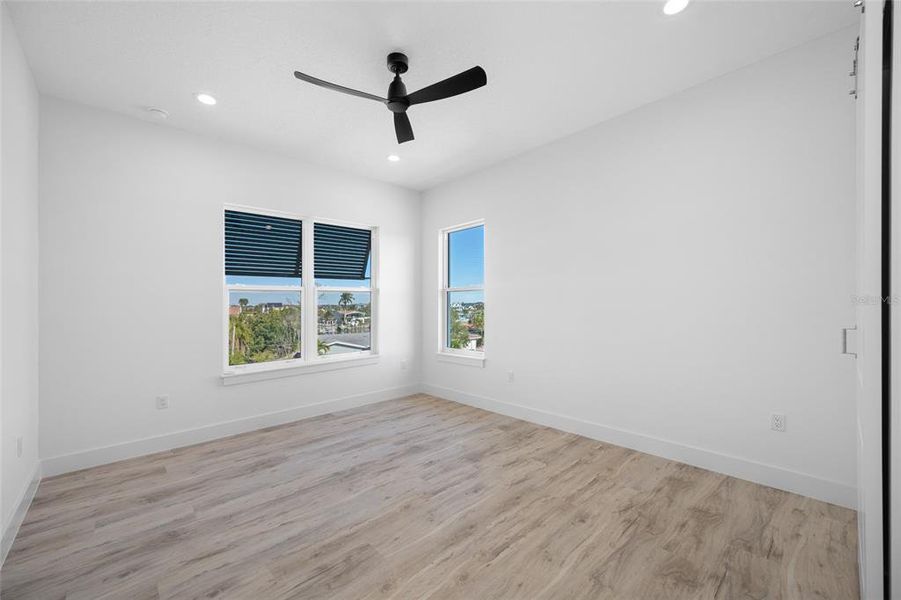 Spacious, unfurnished interior of a new home in , Treasure Island (Image 23).