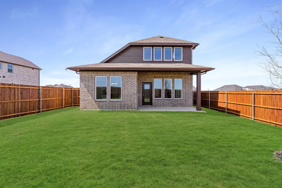 Representative exterior details of a home built from the Walton by UnionMain Homes in Elevon, Lavon (Image 3).