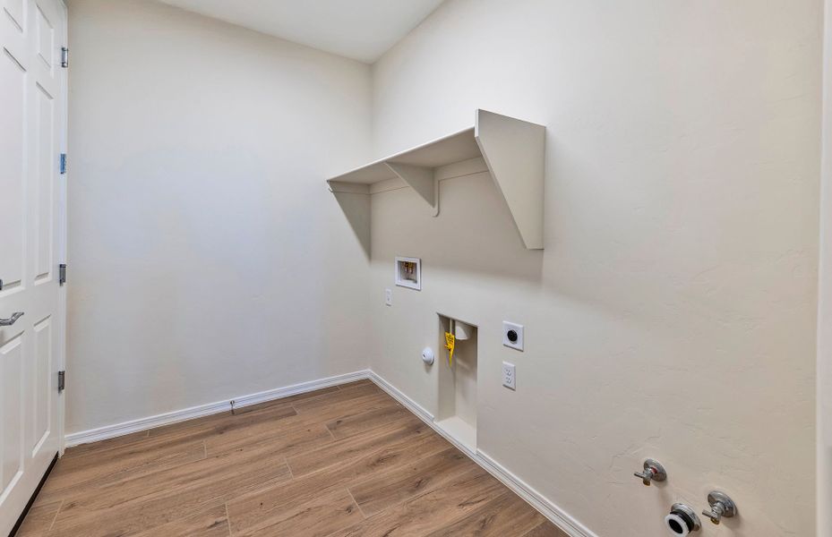 Spacious, unfurnished interior of a new home in Del Webb at Rocking K, Tucson (Image 16).