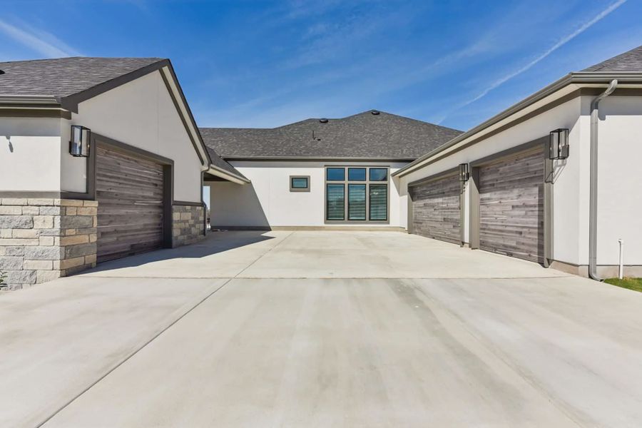 Representative exterior details of a home built from the Franklin by Chesmar Homes in Feathergrass, Fulshear (Image 26).