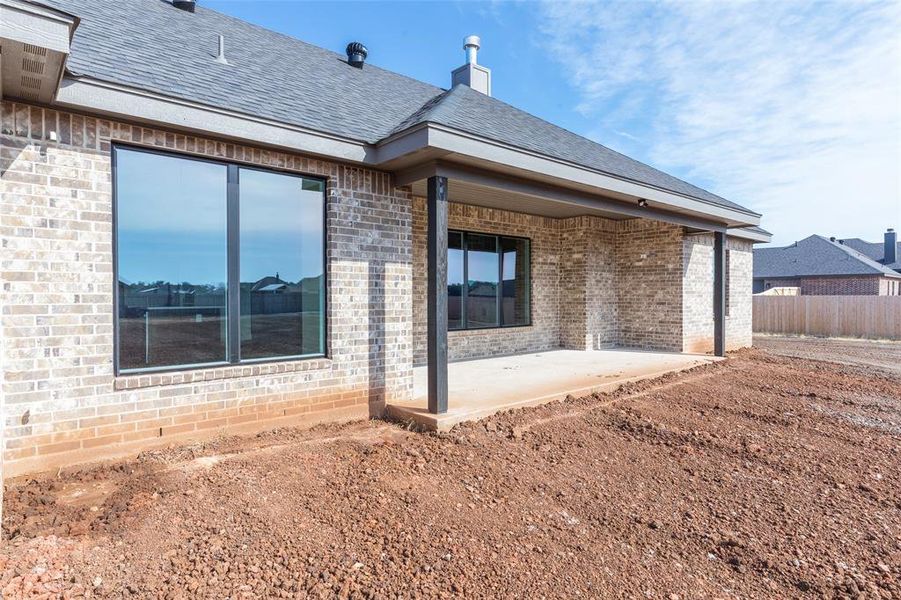 Exterior details and patio area of a home in , Ovalo (Image 15).