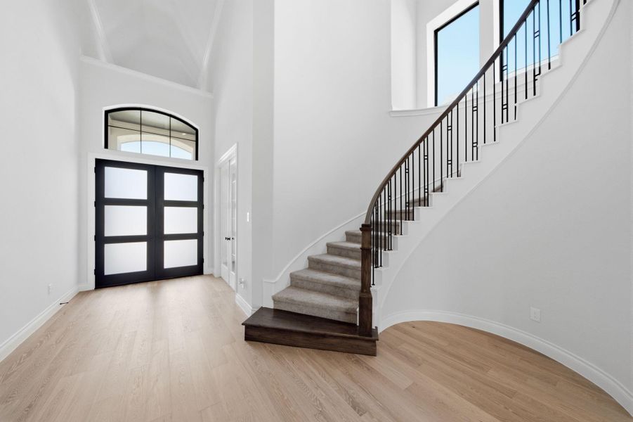 Spacious, unfurnished interior of a new home in Artavia 70′, Conroe (Image 35).