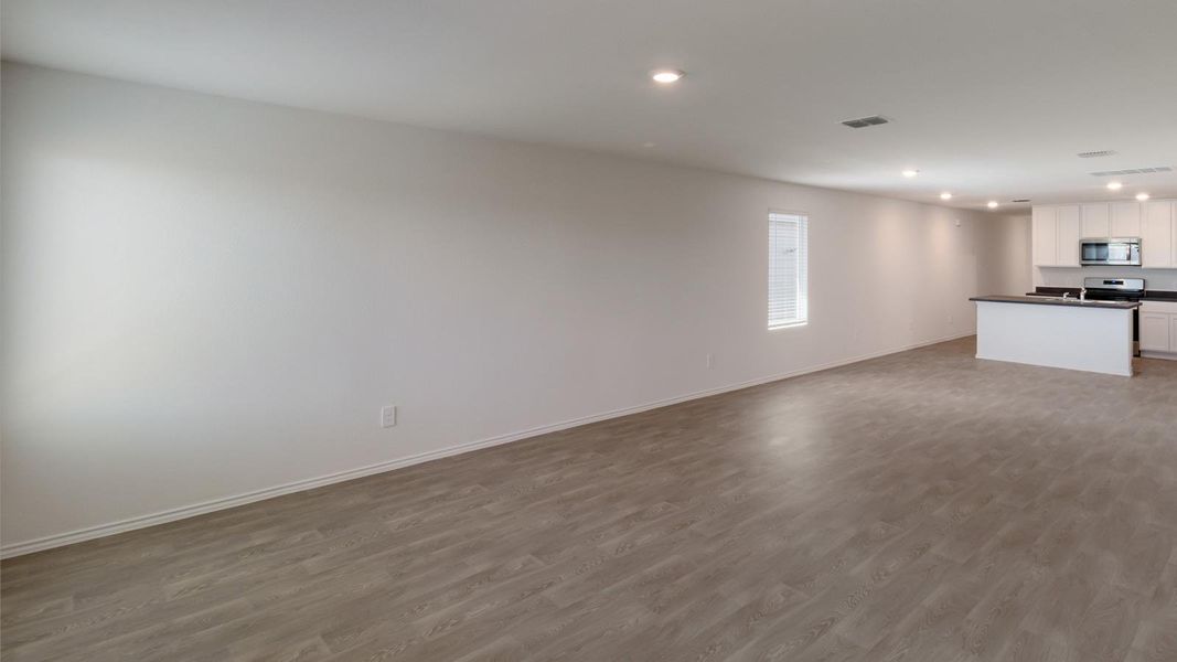 Spacious, unfurnished interior of a new home in Prairie Lakes, Buda (Image 10).