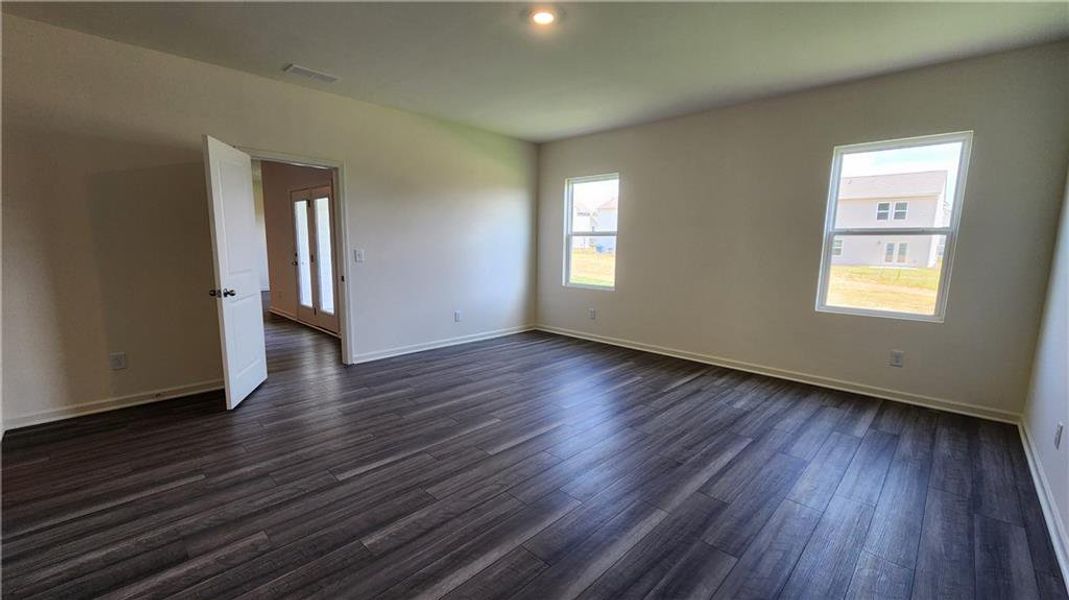Spacious, unfurnished interior of a new home in Casteel, Bethlehem (Image 17).