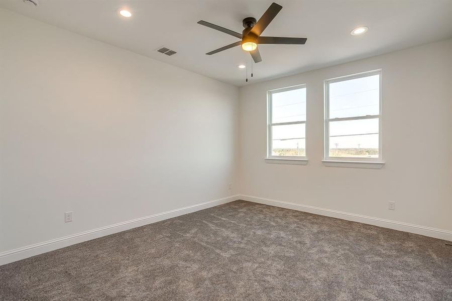 Spacious, unfurnished interior of a new home in , Grandview (Image 34).