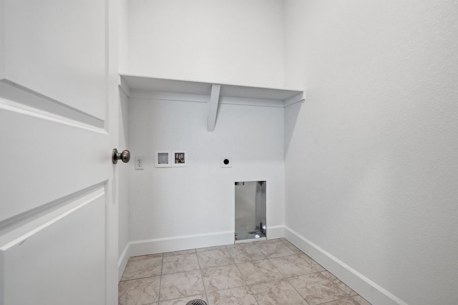 Spacious, unfurnished interior of a new home in Trailstone, Arvada (Image 23). Spacious, unfurnished interior of a new home in Trailstone, Arvada (Image 23).