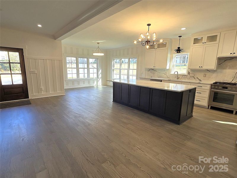 Spacious, unfurnished interior of a new home in , Hickory (Image 25).