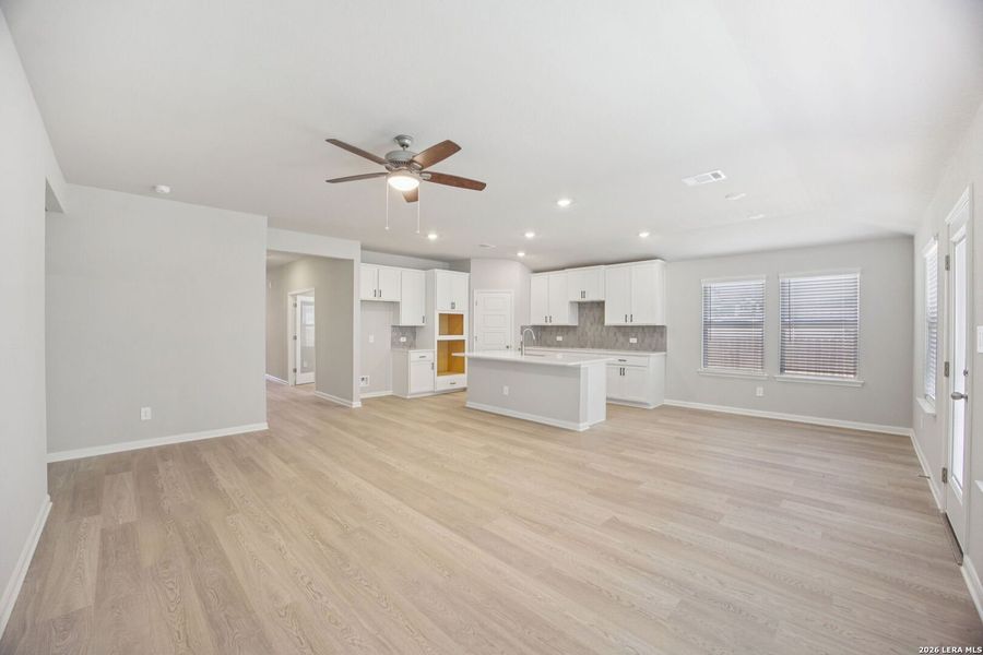 Spacious, unfurnished interior of a new home in Arcadia Ridge - Classic Series, San Antonio (Image 32).