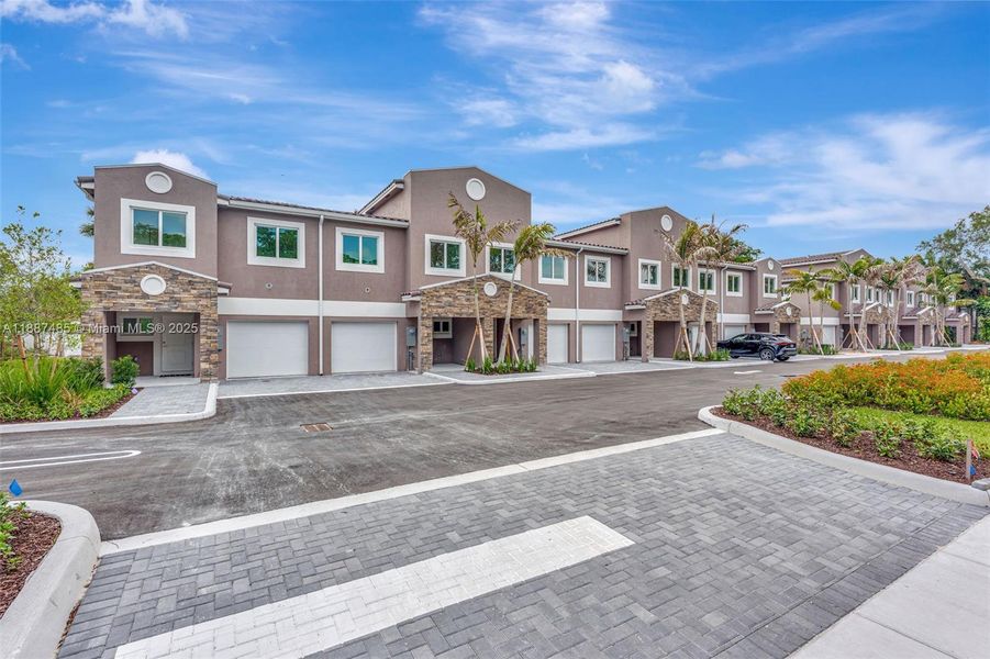 Community amenities in , Coral Springs (Image 29).