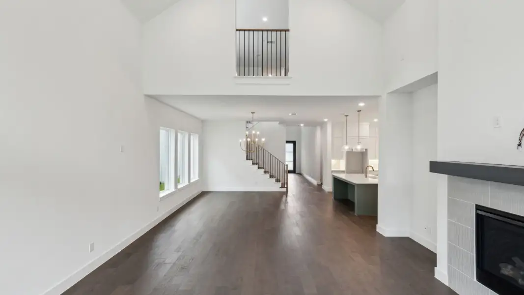 Spacious, unfurnished interior of a new home in Painted Tree 50' Series, McKinney (Image 12).