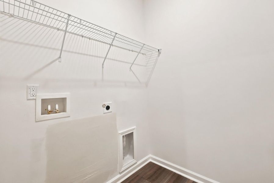 Spacious, unfurnished interior of a new home in Edgefield, Loris (Image 23).