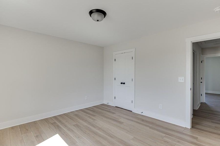 Spacious, unfurnished interior of a new home in , Hartwell (Image 30).