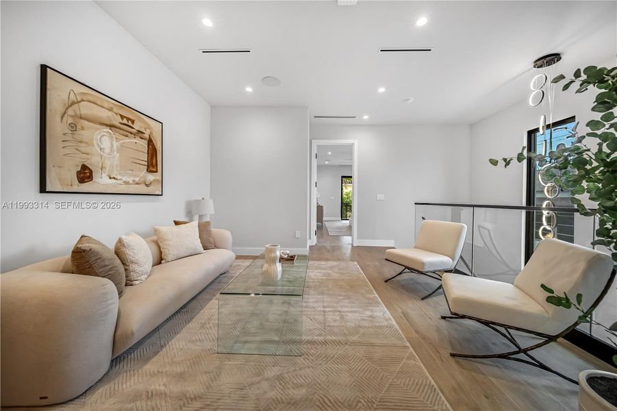 Furnished interior view inside a new home in , Fort Lauderdale (Image 51). Furnished interior view inside a new home in , Fort Lauderdale (Image 51).