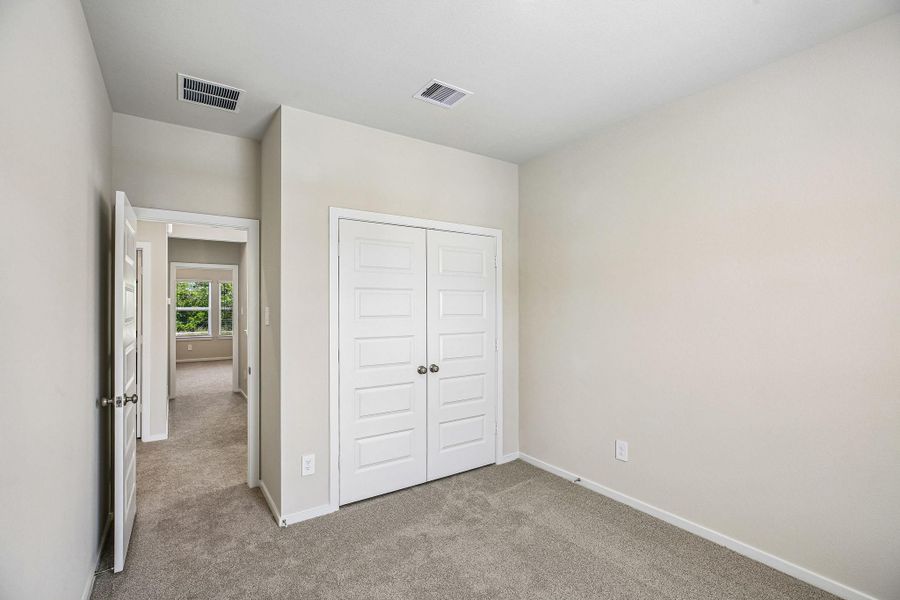 Spacious, unfurnished interior of a new home in Kemah Crossing - City Series, Kemah (Image 28).